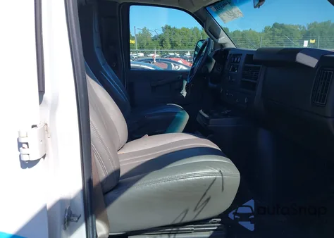 2019 GMC Savana 2500 Work Van from USA, damaged, VIN 1GTW7AFGXK1339426